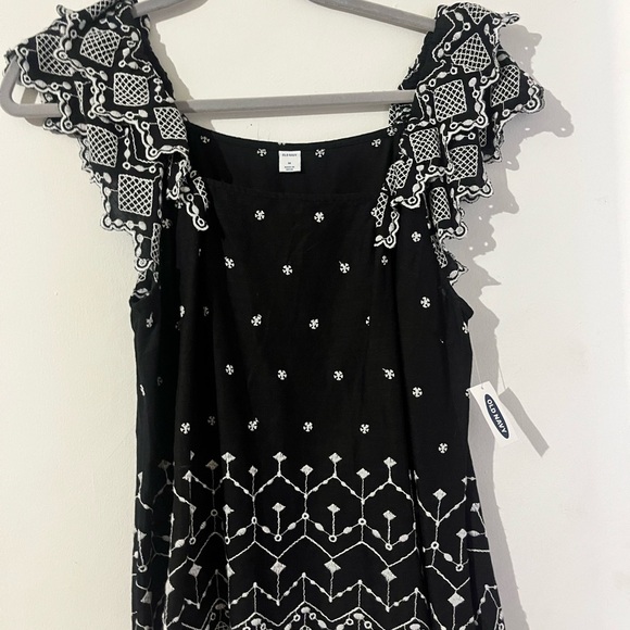 Old Navy Tops - NWT Old Navy Black and White Ruffle Sleeve Blouse with Eyelet Detail